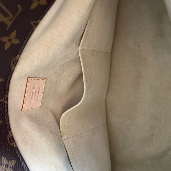 Selling brand new ARTSY MM Monogram - Picture 6 of 8